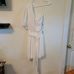 NWT White midi dress one side off the shoulder. Size XL.